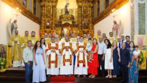 Ordenação Diaconal de Três Seminaristas da Comunidade Sementes do Verbo