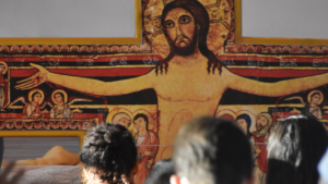 “Deixemo-nos purificar dos substitutos da Esperança” | Palavra do Fundador – Março de 2025