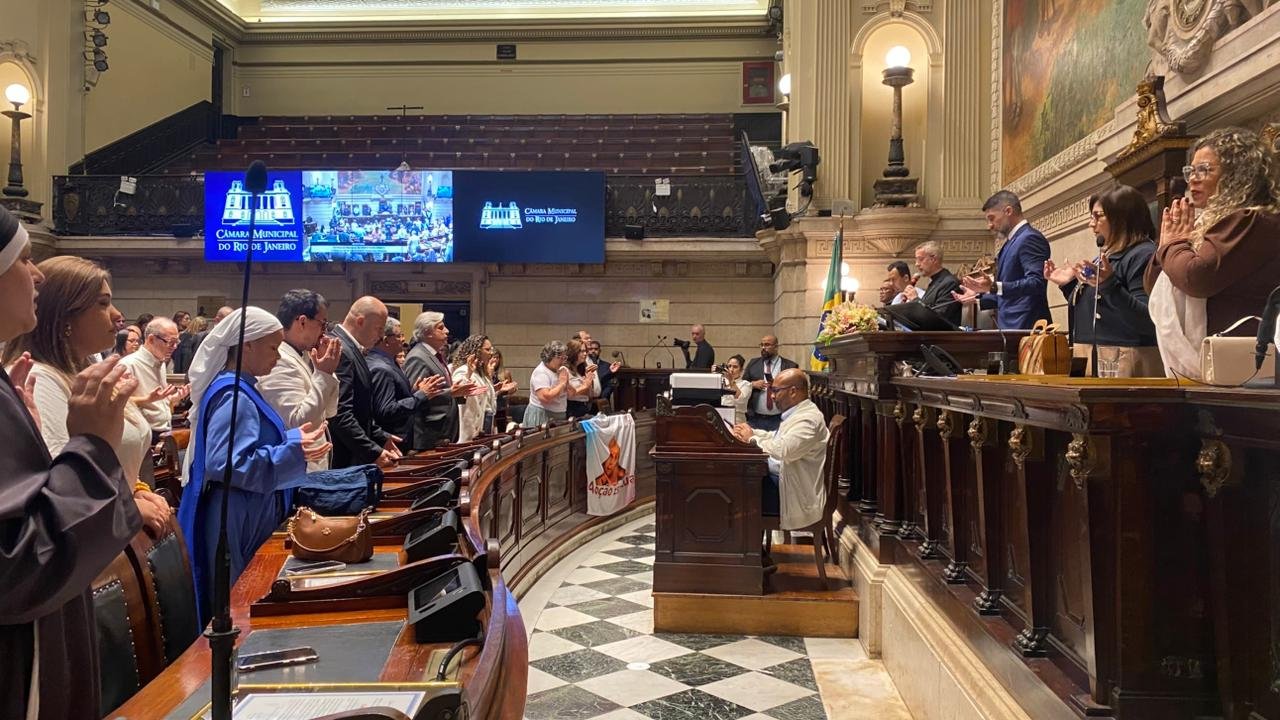 Participantes da Sessão Solene na Câmara Municipal no dia 08.08.25